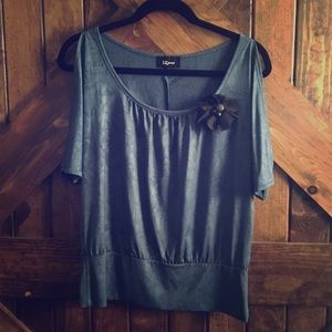 Cold sleeve dress top